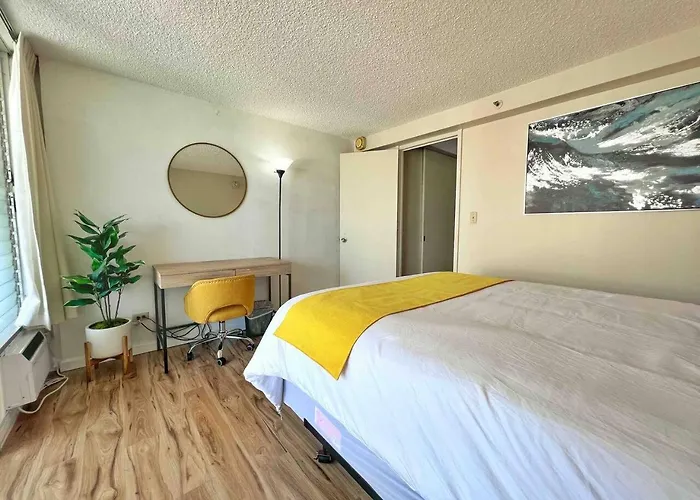 Comfy And Modern Condo By Waikiki