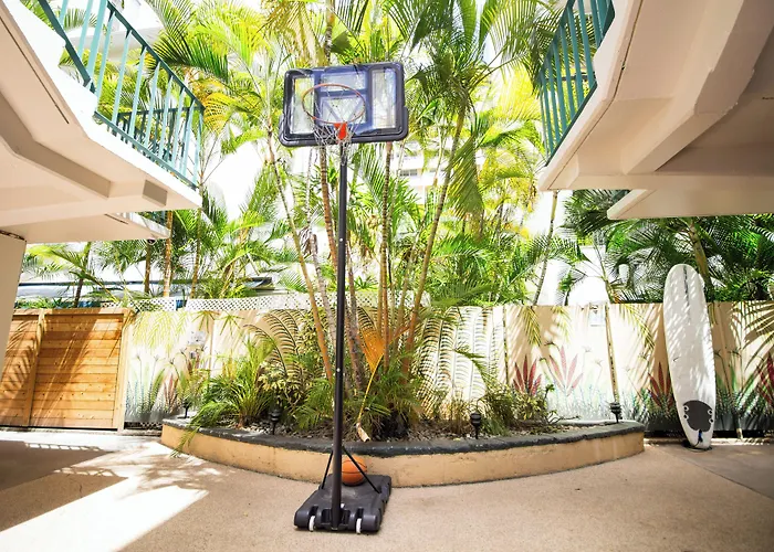 Waikiki Beachside Hostel